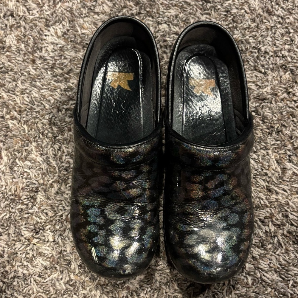 Metallic Patterned Clogs - Picture 1 of 6